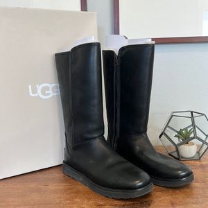 UGG W Abree 11 Leather Boots